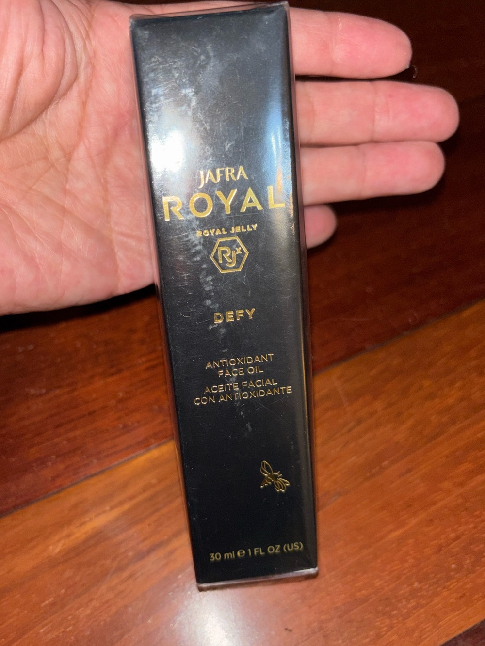 JAFRA Royal Defy Antioxidant Face Oil - Black & Gold
